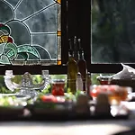 Kalehan Hotel